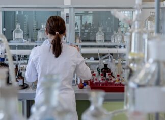 Do jakiej szkoły średniej trzeba iść żeby zostać lekarzem? Do jakiej szkoły średniej trzeba iść żeby zostać lekarzem?